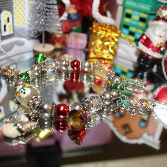 Christmas Charm Bracelet - Picture 10 of 15